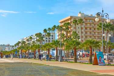 Z Pafos w kierunku Ayia Napa Marathon z Lefkarą, odrobiną wina i oliwy